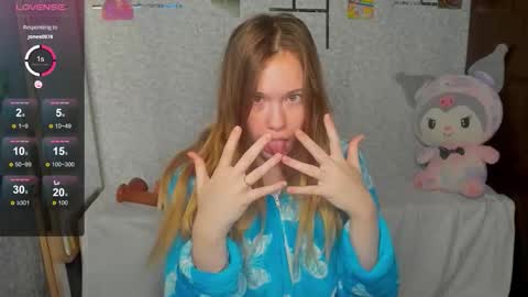 marryjanes online show from November 9, 6:23 am