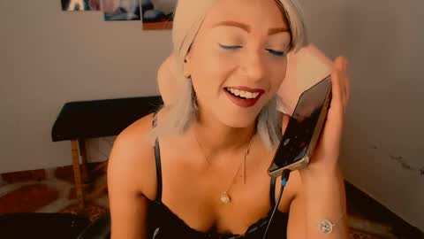 Snapshot of marryme00 chatting on May 17, 3:30 pm May online show from May 17, 3:30 pm