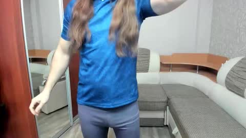 Snapshot of marryplz chatting on December 3, 8:23 am Alan online show from December 3, 8:23 am