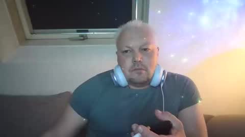 mars0481 online show from March 25, 4:24 pm