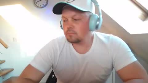 mars0481 online show from July 18, 6:45 pm