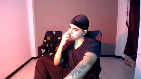 Snapshot of mars_miller chatting on January 7, 3:20 am Mars online show from January 7, 3:20 am