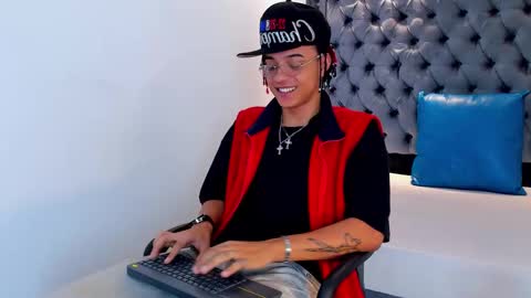 MARSHALL online show from December 17, 1:17 pm