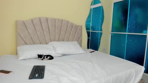 Snapshot of marsmith1 chatting on December 5, 12:19 am Mar Smith online show from December 5, 12:19 am