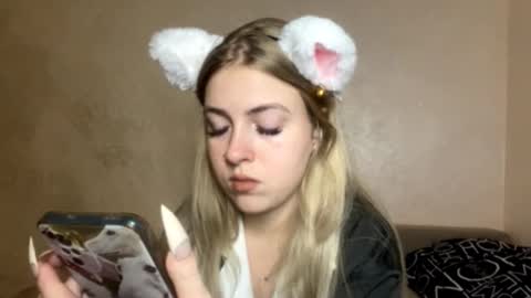 Snapshot of martadoe chatting on October 28, 9:06 pm Marta online show from October 28, 9:06 pm