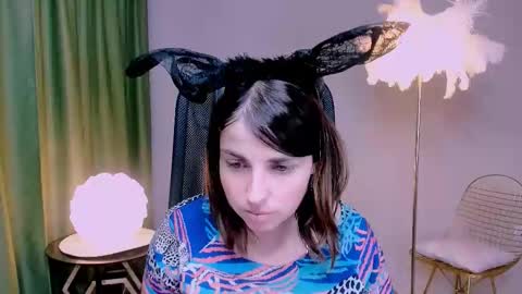 martaedams online show from November 28, 6:27 am