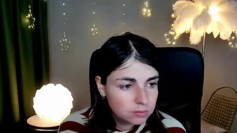 martaedams online show from December 17, 6:19 am