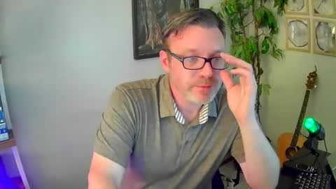 martcb1313 online show from May 2, 4:17 am