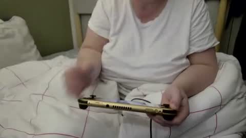 Snapshot of marthabriest chatting on November 14, 4:11 am Martha online show from November 14, 4:11 am