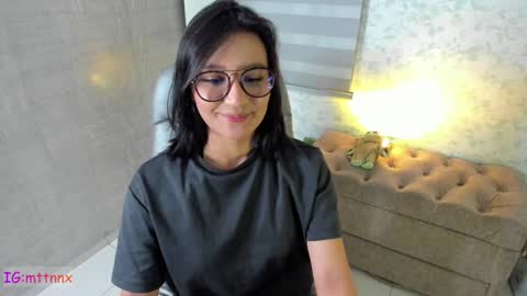 Snapshot of martiiinaa_ chatting on December 3, 11:11 am Martina online show from December 3, 11:11 am