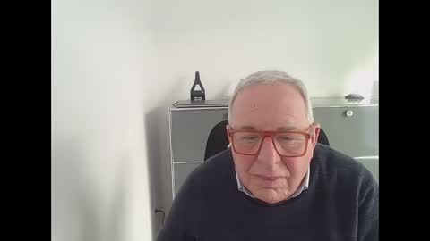 Snapshot of martin_1947 chatting on January 4, 12:59 pm martin_1947 online show from January 4, 12:59 pm