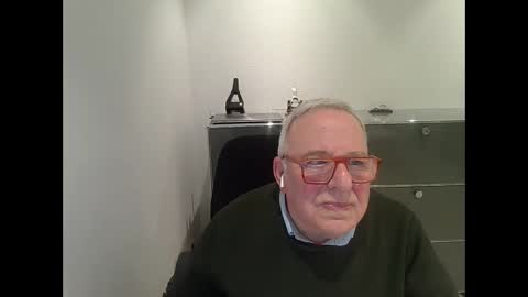 Snapshot of martin_1947 chatting on February 24, 5:42 pm martin_1947 online show from February 24, 5:42 pm