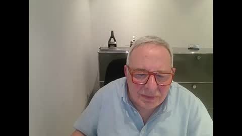 Snapshot of martin_1947 chatting on March 3, 9:26 pm martin_1947 online show from March 3, 9:26 pm