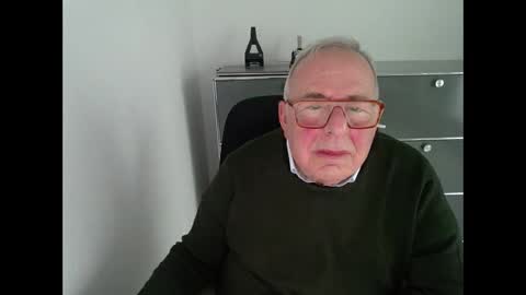 Snapshot of martin_1947 chatting on October 13, 3:45 pm martin_1947 online show from October 13, 3:45 pm