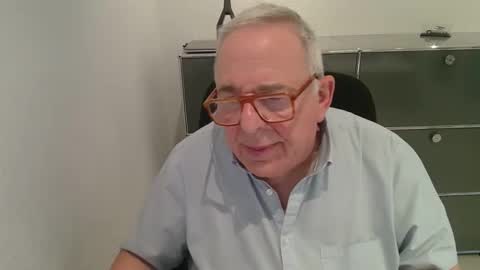 Snapshot of martin_1947 chatting on November 24, 3:23 pm martin_1947 online show from November 24, 3:23 pm