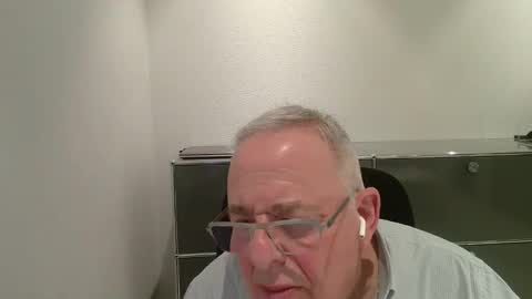 martin_1947 online show from February 21, 9:05 pm