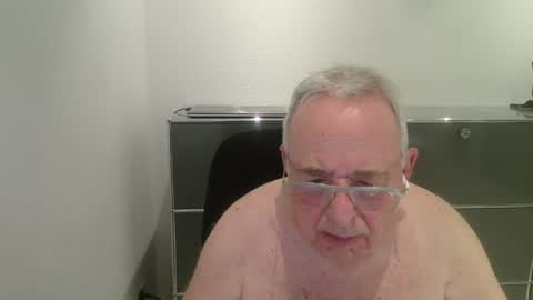 Snapshot of martin_1947 chatting on June 29, 8:53 pm martin_1947 online show from June 29, 8:53 pm