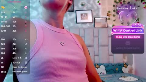 Snapshot of martina5_ chatting on December 10, 10:58 pm Martina online show from December 10, 10:58 pm