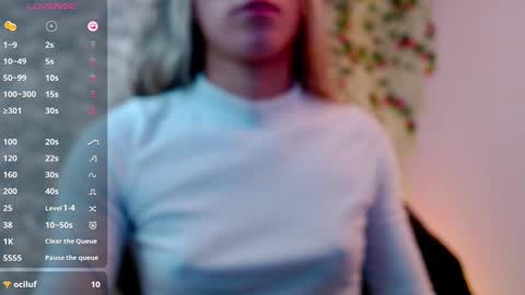 Snapshot of martina5_ chatting on December 27, 10:37 pm Martina online show from December 27, 10:37 pm
