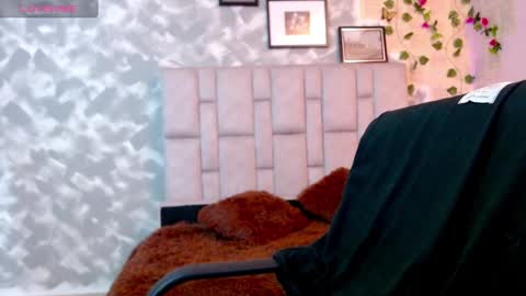 Snapshot of martina5_ chatting on February 5, 6:04 pm Martina online show from February 5, 6:04 pm