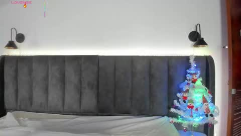 Laura online show from November 23, 7:57 pm