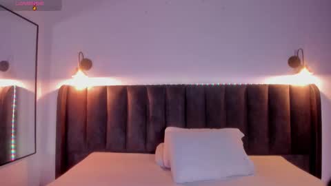 Laura online show from January 10, 7:15 pm