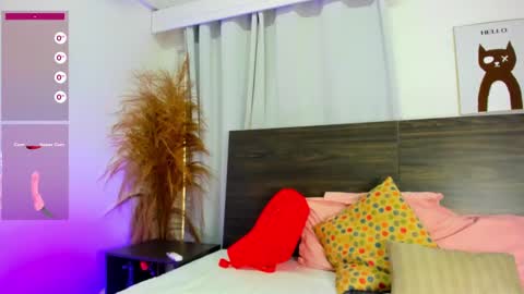 martina mIIler online show from February 6, 12:48 pm