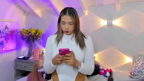 martina mIIler online show from April 27, 12:58 pm
