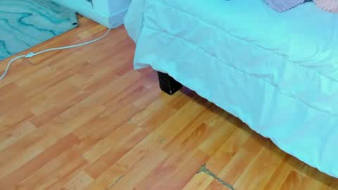 Snapshot of martina_miiller chatting on July 17, 12:01 pm martina mIIler online show from July 17, 12:01 pm