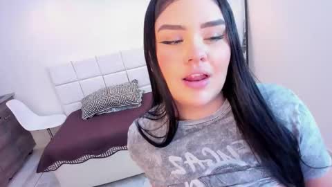 Snapshot of martina_saenz1 chatting on November 26, 1:56 pm Martina online show from November 26, 1:56 pm