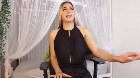 martinaa_rose online show from June 22, 12:35 pm