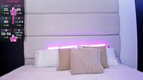 Snapshot of martinagarcia__ chatting on May 26, 6:26 pm Martina Garcia online show from May 26, 6:26 pm