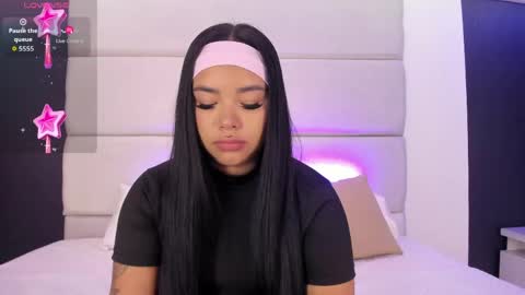 Snapshot of martinagarcia__ chatting on May 27, 6:49 pm Martina Garcia online show from May 27, 6:49 pm