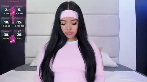 Snapshot of martinagarcia__ chatting on May 30, 6:05 pm Martina Garcia online show from May 30, 6:05 pm