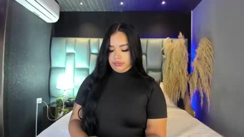 Snapshot of martinagarcia__ chatting on June 15, 6:54 pm Martina Garcia online show from June 15, 6:54 pm
