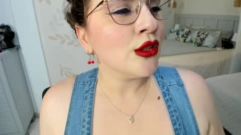 Snapshot of martinaguzmann chatting on June 5, 2:29 am Martina online show from June 5, 2:29 am