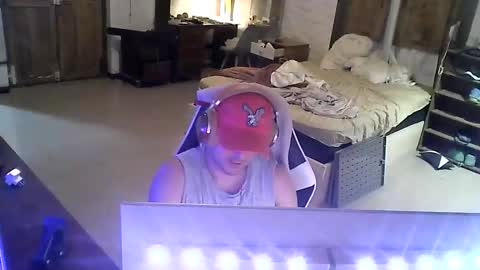 martingillesg online show from April 1, 2:45 am