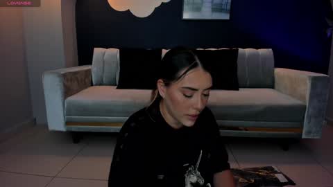 Snapshot of martinnabonnet chatting on February 3, 1:30 pm Martinna Bonnet online show from February 3, 1:30 pm