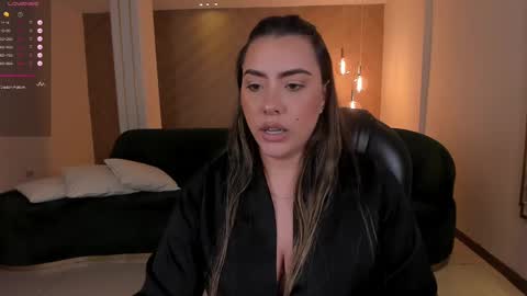 Snapshot of martinnabonnet chatting on February 18, 2:06 pm Martinna Bonnet online show from February 18, 2:06 pm