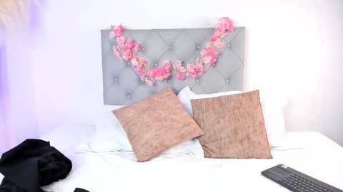 Snapshot of martinnagreco chatting on October 23, 9:13 pm Martina and Anastasia online show from October 23, 9:13 pm