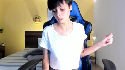 Snapshot of martinnagreco chatting on October 25, 9:31 pm Martina and Anastasia online show from October 25, 9:31 pm