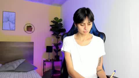 Snapshot of martinnagreco chatting on December 4, 8:17 pm Martina and Anastasia online show from December 4, 8:17 pm