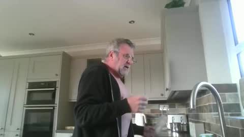 Snapshot of martinrgbxxxx chatting on May 21, 7:48 am martinrgbxxxx online show from May 21, 7:48 am