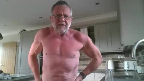 Snapshot of martinrgbxxxx chatting on June 1, 7:32 am martinrgbxxxx online show from June 1, 7:32 am
