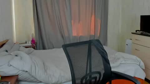 Snapshot of martintw_17 chatting on May 19, 5:03 am martintw_17 online show from May 19, 5:03 am