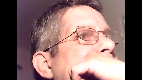 Snapshot of martylv702 chatting on May 13, 3:04 am marty online show from May 13, 3:04 am