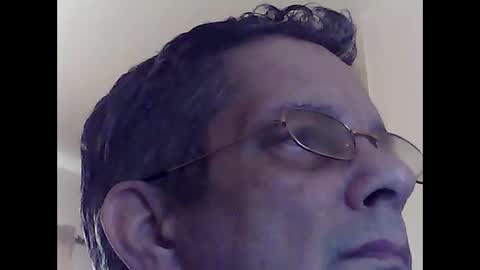Snapshot of martylv702 chatting on June 3, 2:25 am marty online show from June 3, 2:25 am