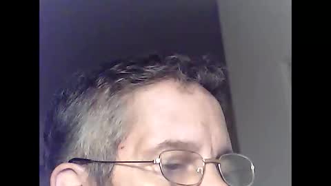 Snapshot of martylv702 chatting on June 10, 3:39 am marty online show from June 10, 3:39 am