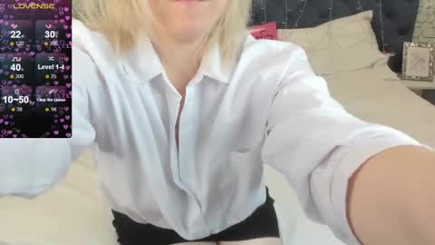 Snapshot of mary__bailey chatting on January 17, 1:25 am mary__bailey online show from January 17, 1:25 am