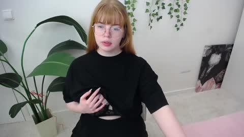 Mary online show from April 28, 1:16 pm